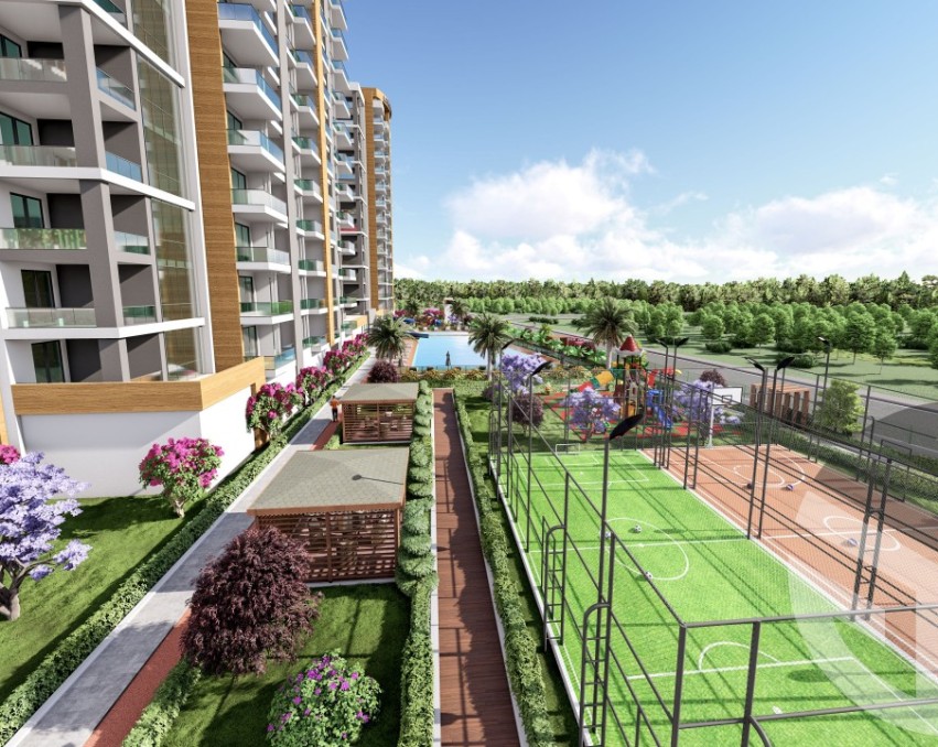 TÖMÜK LAVİNYA QUEEN